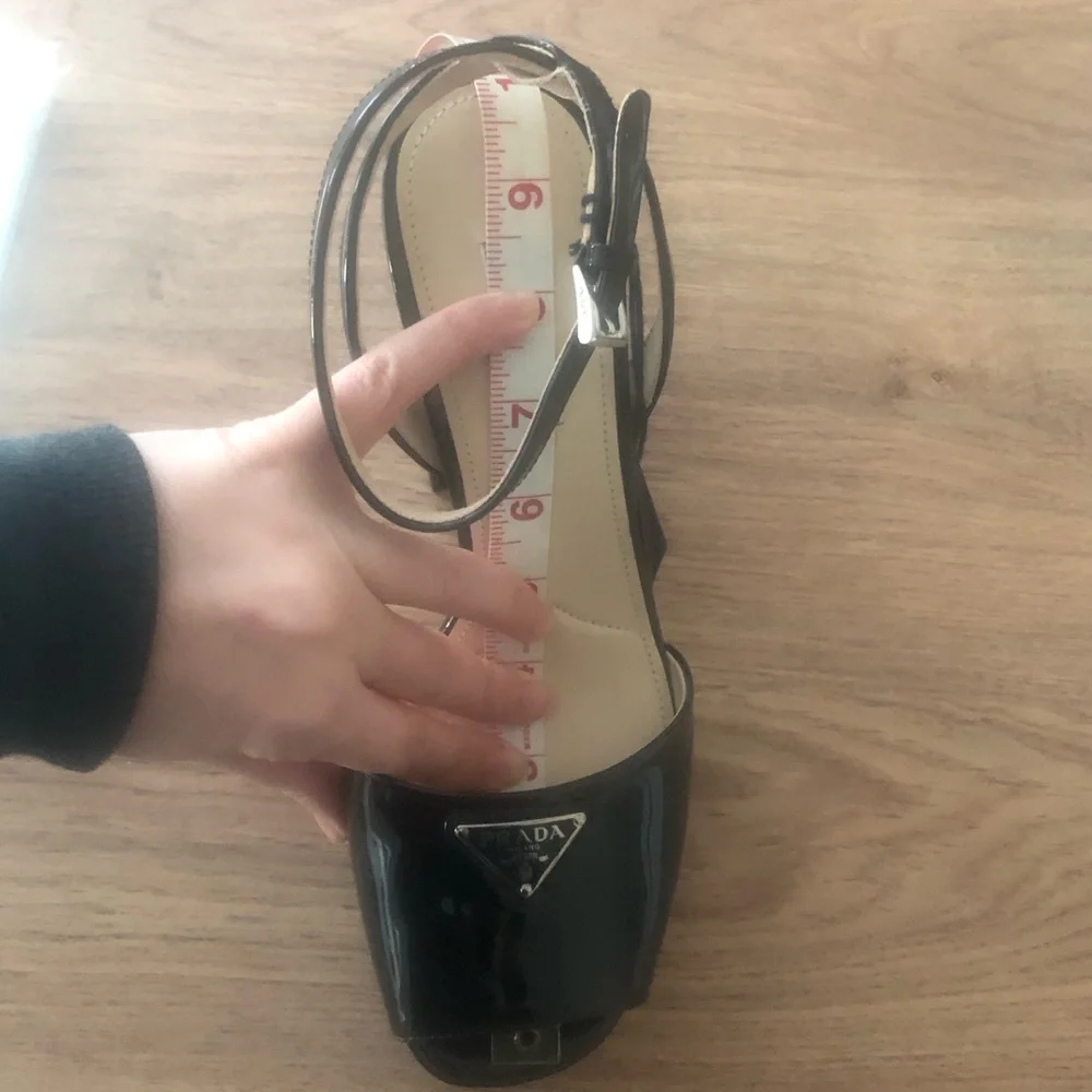 NIB $1290 Prada Patent Platform Sandal in BLACK Patent, Size 9US / 39EU
